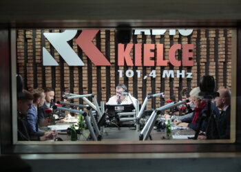 14.11.2022. Kielce. Studio Polityczne Radia Kielce / Fot. Wiktor Taszłow - Radio Kielce