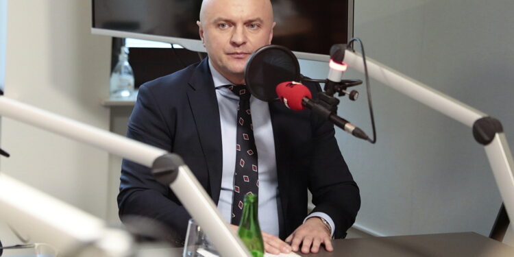 14.11.2022. Kielce. Studio Polityczne Radia Kielce. Na zdjęciu: wicewojewoda Rafał Nowak - PiS / Fot. Wiktor Taszłow - Radio Kielce