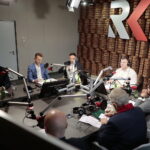 14.11.2022. Kielce. Studio Polityczne Radia Kielce / Fot. Wiktor Taszłow - Radio Kielce