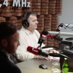 14.11.2022. Kielce. Studio Polityczne Radia Kielce. Na zdjęciu: Radosław Podsiadły – Radio Kielce / Fot. Wiktor Taszłow - Radio Kielce