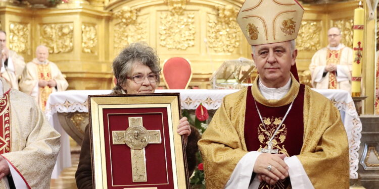 Biskup kielecki wręczy medale „Pro Christo Rege et Ecclesia” osobom angażującym się na rzecz Kościoła