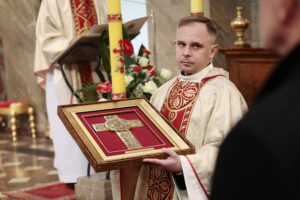 20.11.2022. Kielce. Wręczenie medali „Pro Christo Rege Et Ecclesia” / Fot. Wiktor Taszłow - Radio Kielce