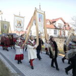 20.11.2022. Kraino. Odsłonięcie pamiątkowych tablic. / Fot. Wiktor Taszłow - Radio Kielce