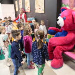 25.11.2022. Kielce. Dzień Pluszowego Misia w Muzeum Zabawek i Zabawy / Fot. Wiktor Taszłow - Radio Kielce