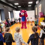 25.11.2022. Kielce. Dzień Pluszowego Misia w Muzeum Zabawek i Zabawy / Fot. Wiktor Taszłow - Radio Kielce