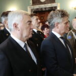 25.11.2022. Kielce. Nagrody dla honorowych dawców krwi Polskiego Czerwonego Krzyża. Na zdjęciu (od lewej): Krzysztof Słoń - senator, Andrzej Bętkowski - marszałek województwa świętokrzyskiego / Fot. Wiktor Taszłow - Radio Kielce