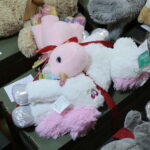 25.11.2022. Kielce. Dzieci na oddziale onkologiczno - hematologicznym otrzymały zabawki / Fot. Wiktor Taszłow - Radio Kielce