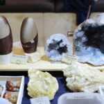 26.11.2022. Kielce. Giełda Minerałów, Skamieniałości i Wyrobów Jubilerskich / Fot. Wiktor Taszłow – Radio Kielce