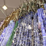 26.11.2022. Kielce. Giełda Minerałów, Skamieniałości i Wyrobów Jubilerskich / Fot. Wiktor Taszłow – Radio Kielce