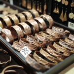 26.11.2022. Kielce. Giełda Minerałów, Skamieniałości i Wyrobów Jubilerskich / Fot. Wiktor Taszłow – Radio Kielce