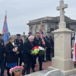 11.11.2022. Iwaniska. Odsłonięcie odnowionego pomnika ostatniego burmistrza Iwanisk. / Fot. Emilia Sitarska - Radio Kielce