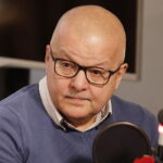 21.11.2022 Radio Kielce. Studio Polityczne. Na zdjęciu Jacek Skórski - Nowa Lewica / Fot. Jarosław Kubalski - Radio Kielce