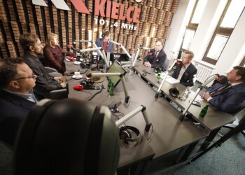 07.11.2022 Radio Kielce. Studio Polityczne / Fot. Jarosław Kubalski - Radio Kielce
