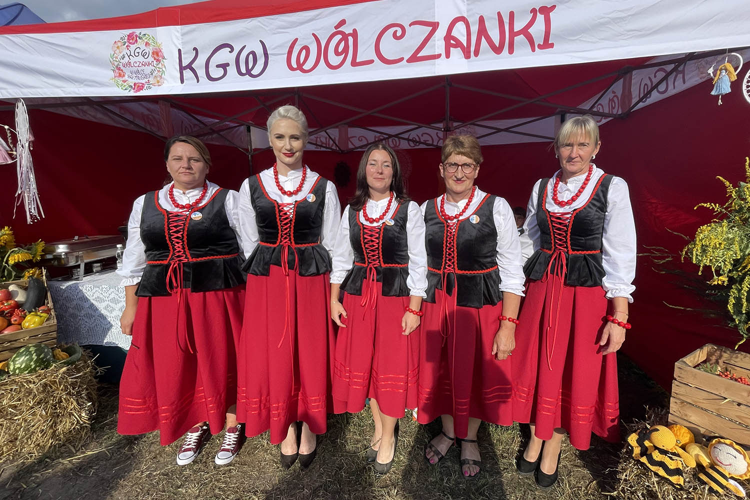 Eleganckie i klasyczne stroje KGW z Wólki Bałtowskiej - Radio Kielce Eleganckie i klasyczne stroje KGW z Wólki Bałtowskiej - Radio Kielce