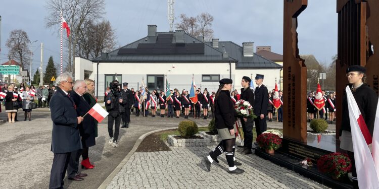 11.11.2022. Mirzec. Uroczystości w 104. rocznicę odzyskania niepodległości przez Polskę / Fot. Emilia Sitarska - Radio Kielce