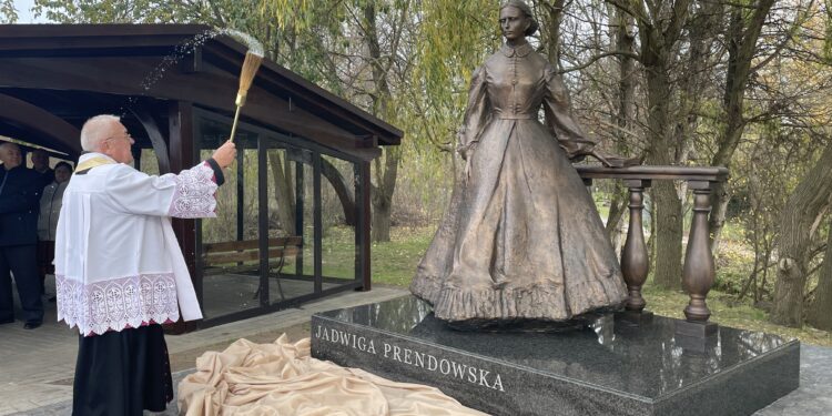 11.11.2022. Mirzec. Uroczystości w 104. rocznicę odzyskania niepodległości przez Polskę / Fot. Emilia Sitarska - Radio Kielce