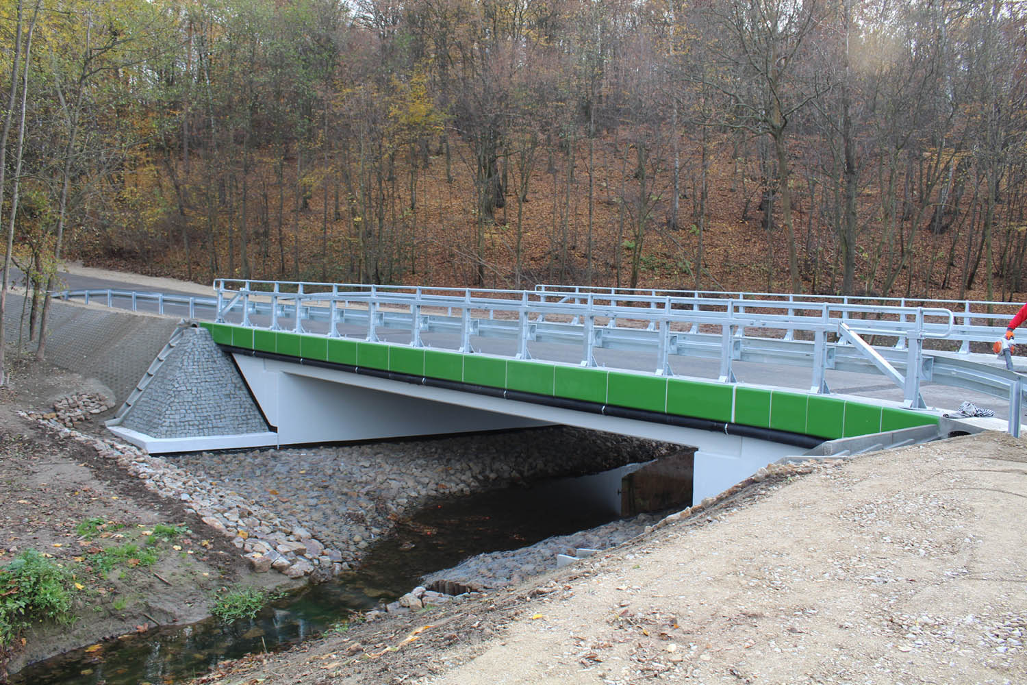 W Małym Jodle rolnicy doczekali się nowego mostu - Radio Kielce W Małym Jodle rolnicy doczekali się nowego mostu - Radio Kielce