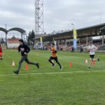 12.11.2022. Ostrowiec Św. Ostrowieckie Biegi Niepodległości dla dzieci i młodzieży na stadionie KSZO / Fot. Emilia Sitarska - Radio Kielce
