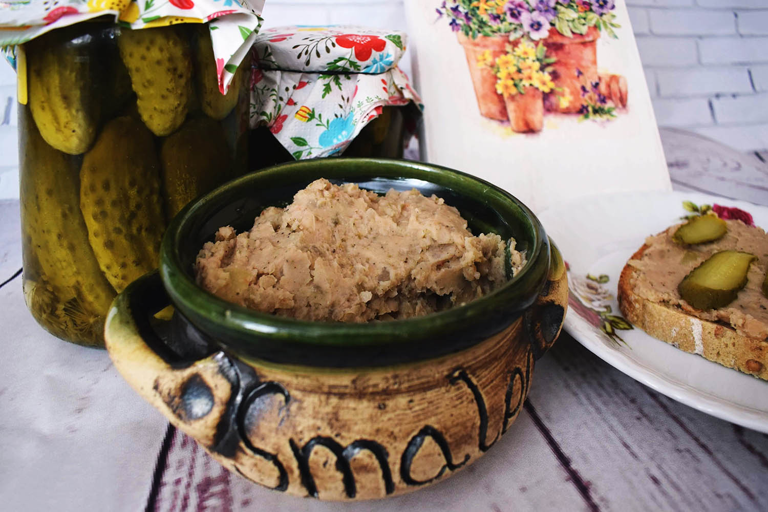 Smalec z białej fasoli - Radio Kielce Smalec z białej fasoli / Zdjęcie udostępnione przez ŚODR w Modliszewicach