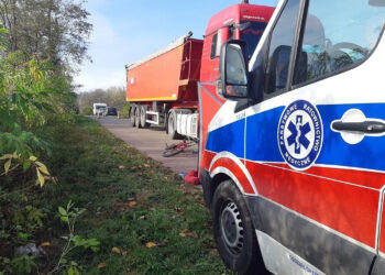 Wypadek w miejscowości Jasice w powiecie opatowskim / źródło: policja
