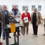 12.11.2022. Ciekoty. Szklany Dom. Warsztaty linorytu / Fot. Bartosz Bogucki - Radio Kielce