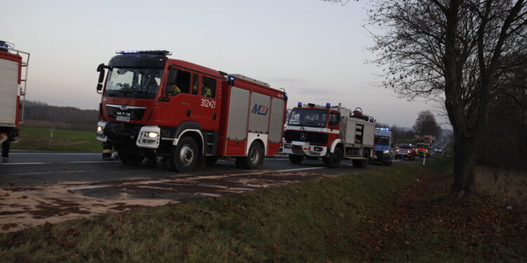 15.11.2022. Przełom. Wypadek / Fot. Jarosław Kubalski - Radio Kielce