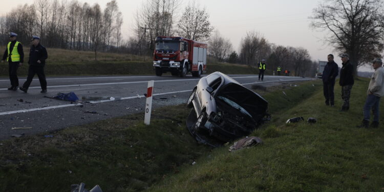 15.11.2022. Przełom. Wypadek / Fot. Jarosław Kubalski - Radio Kielce