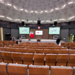 10.11.2022. Kielce. Budynek „Okrąglaka” urzędu wojewódzkiego w Kielcach zaprezentował się w nowej odsłonie / Fot. Wiktor Taszłow - Radio Kielce