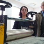 12.11.2022. Ciekoty. Szklany Dom. Warsztaty linorytu / Fot. Bartosz Bogucki - Radio Kielce