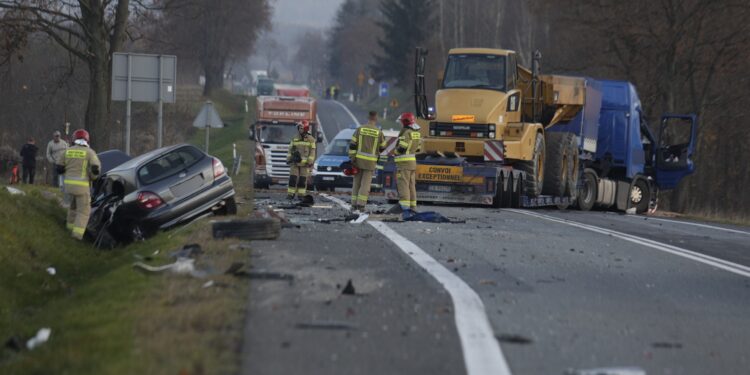 15.11.2022. Przełom. Wypadek / Fot. Jarosław Kubalski - Radio Kielce