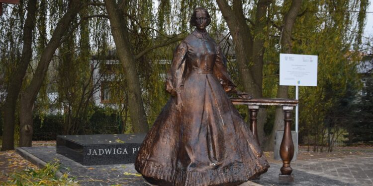 Pomnik upamiętniający Jadwigę Prendowską / Fot. UG Mirzec