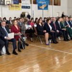 25.11.2022. Ostrowiec Św. Przekazanie sztandaru dla Szkoły Mistrzostwa Sportowego. / Fot. Emilia Sitarska - Radio Kielce