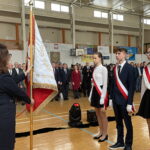 25.11.2022. Ostrowiec Św. Przekazanie sztandaru dla Szkoły Mistrzostwa Sportowego. / Fot. Emilia Sitarska - Radio Kielce