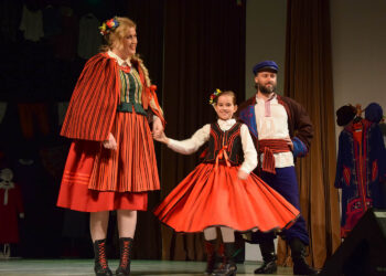 Stroje ludowe ziemi kieleckiej – nasze korzenie i historia - Radio Kielce