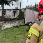 Pożar domu jednorodzinnego. W akcji siedem zastępów straży - Radio Kielce 01.12.2022. Dębiany. Pożar / źródło: KP PSP Jędrzejów