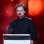 05.12.2022. Warszawa. Dyrygent Łukasz Borowicz podczas uroczystej Gali Nagród Mediów Publicznych w Warszawie / Fot. Marcin Obara - PAP