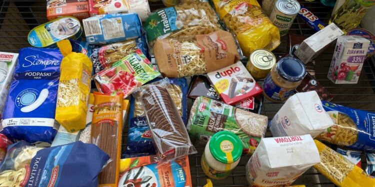 91 procent Polaków oszczędza na zakupach żywności