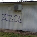 Zniszczenia elewacji na różnych budynkach i obiektach na terenie powiatu pińczowskiego i kieleckiego / Fot. świętokrzyska policja