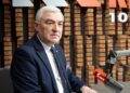 28.12.2022. Kielce. Rozmowa Dnia. Na zdjęciu: Andrzej Bętkowski - marszałek województwa świętokrzyskiego / fot. Kamil Król - Radio Kielce