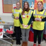 03.12.2022. Sandomierz. Zbiórka żywności / Fot. Grażyna Szlęzak - Radio Kielce