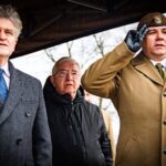 04.12.2022. Kielce. Przysięga żołnierzy 10. Świętokrzyskiej Brygady Obrony Terytorialnej. Na zdjęciu (od lewej): Krzysztof Słoń - senator PiS, Krzysztof Lipiec - pełnomocnik kieleckich struktur PiS i ppłk Sławomir Machniewicz - dowódca 10. ŚBOT / Fot. Daniel Woś - 10. ŚBOT