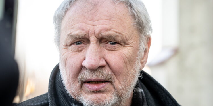 14.12.2022. Kowal. Uroczystości pogrzebowe aktora Jana Nowickiego w kościele parafialnym św. Urszuli w Kowalu. / Fot. Tytus Żmijewski - PAP