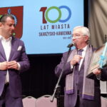 28.12.2022. Skarżysko-Kamienna. Jubileusz 100-lecia nadania praw miejskich. Na zdjęciu (od lewej): Konrad Krönig - prezydent Skarżyska, poseł Krzysztof Lipiec. / Fot. Krzysztof Lipiec - Facebook