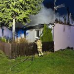 Pożar domu jednorodzinnego. W akcji siedem zastępów straży - Radio Kielce 01.12.2022. Dębiany. Pożar / źródło: KP PSP Jędrzejów