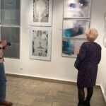 Sandomierscy twórcy artystycznie komentują rzeczywistość - Radio Kielce 17.12.2022. Sandomierz. Wystawa pt. „Porównania 31” / Fot. Grażyna Szlęzak - Radio Kielce