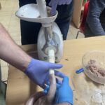 Swojska kiełbasa motywem przewodnim warsztatów kulinarnych w Sandomierzu - Radio Kielce 03.12.2022. Sandomierz. Warsztaty kulinarne w Dworku Koćmierzów / Fot. Grażyna Szlęzak - Radio Kielce