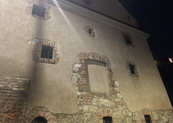 Sandomierz. Ulica Krakowska. Spichlerz z XVII wieku / Fot. Grażyna Szlęzak - Radio Kielce