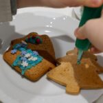 02.12.2022. Kielce. Audycja „Smaczny weekend". Kuchnię Radia Kielce odwiedziły dzieci z Przedszkola Samorządowego numer 18 w Kielcach, które przygotowały pierniczki / Fot. Piotr Kwaśniewski - Radio Kielce