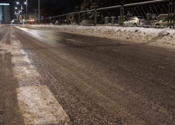 20.12.2022. Kielce. Gołoledź / Fot. Sebastian Kalwat - Radio Kielce