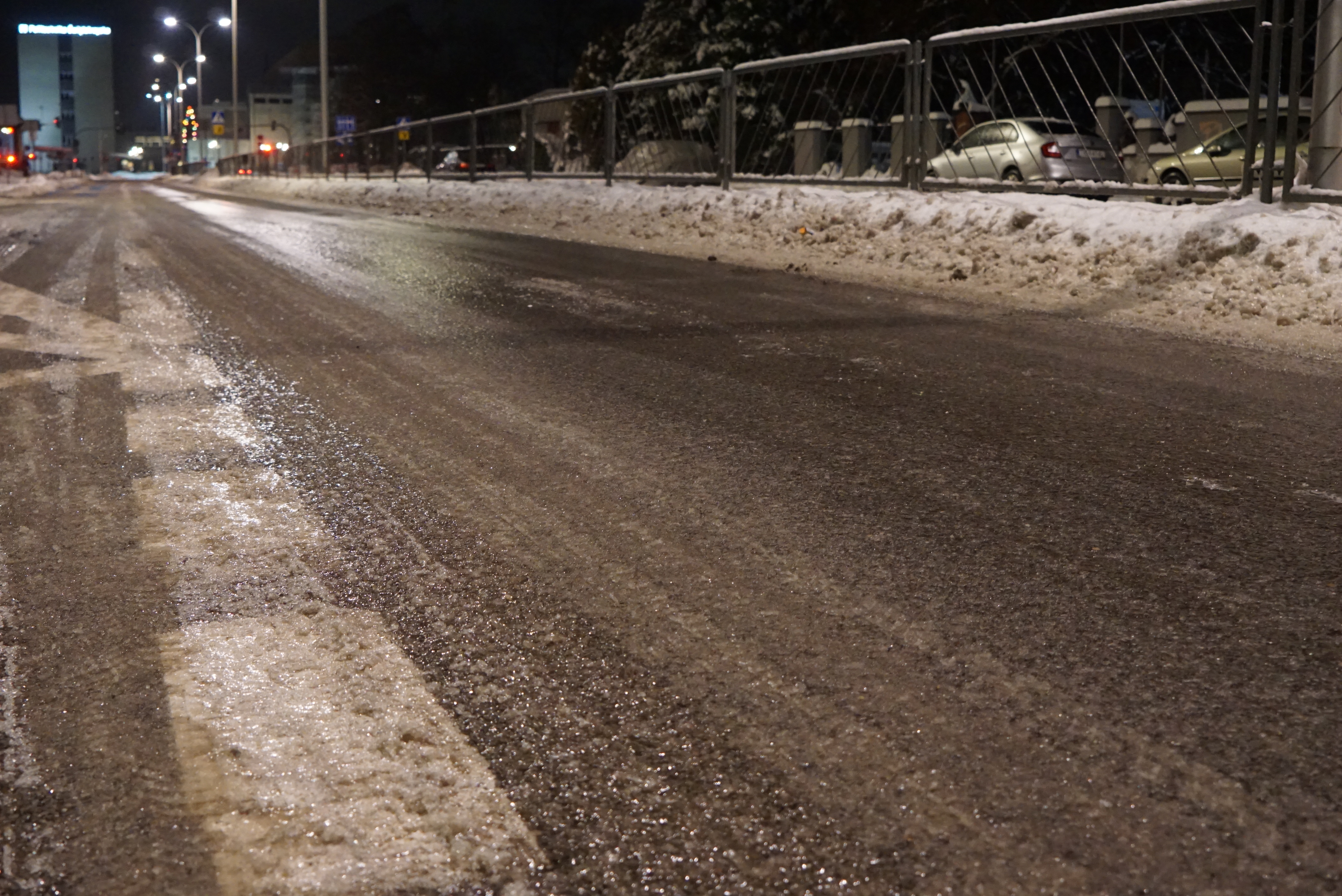 W całym kraju opady marznące, na południu nastąpi ocieplenie